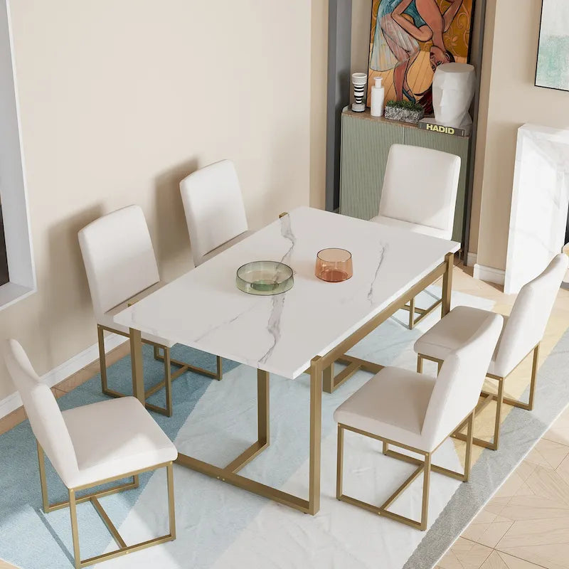 Ensemble de table et chaises de salle à manger rectangulaires modernes, comprenant une table à manger en faux marbre et six chaises de salle à manger rembourrées.