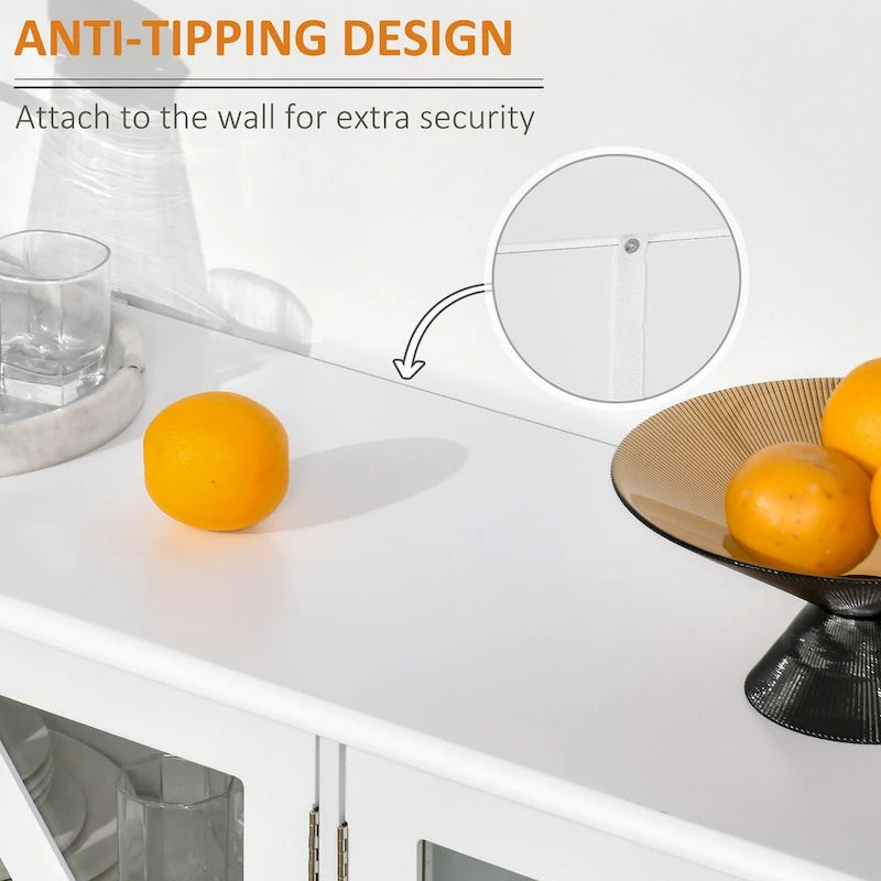 Bahut de cuisine avec étagères de rangement réglables pour les repas sous forme de buffet.