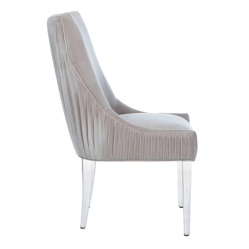 Chaise de salle à manger avec pieds en acrylique - 22 cm de large x 28 cm de profondeur x 38 cm de haut